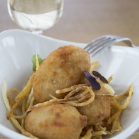 Ibérico Croquettes with Straw Potatoes
