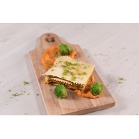 Spinach lasagna without béchamel sauce with romanesco and romesco sauce